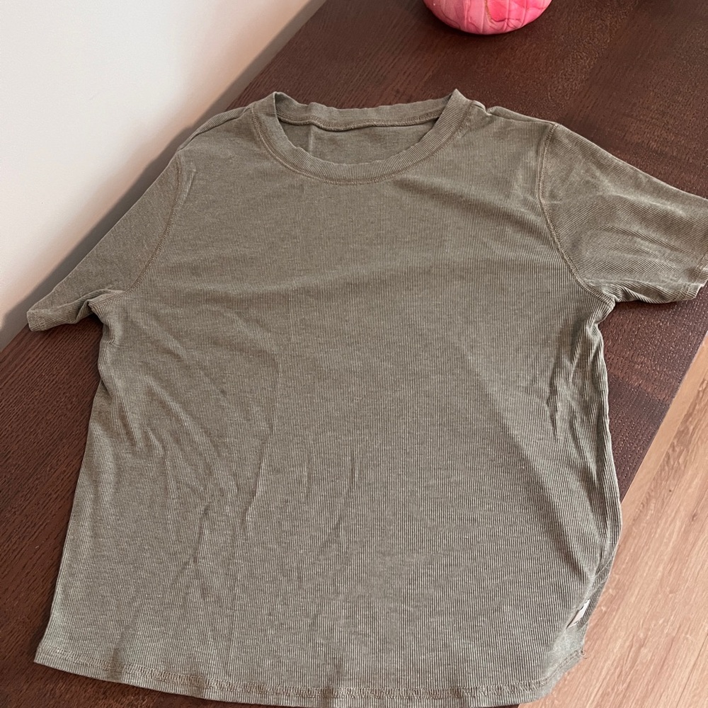 Vuori Olive Short Sleeve Tee